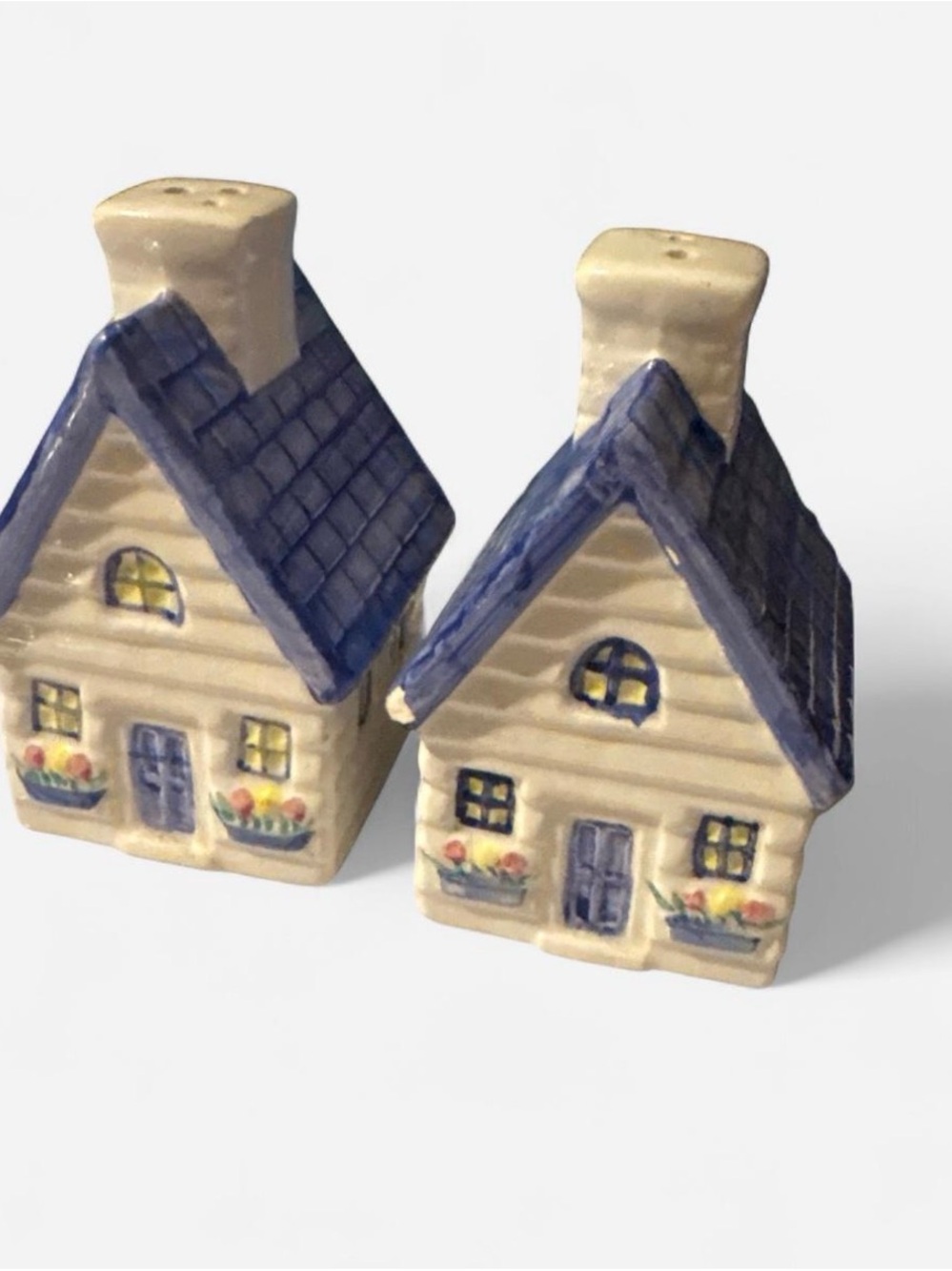 Salt & Pepper Shakers Blue Cottage-  House  Set! Farm House Country. Granny's